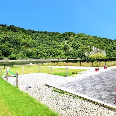 Holiday home Modern In Near Forest Hastiere-par-dela
