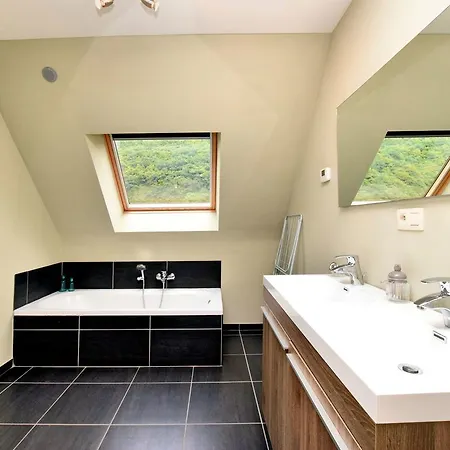 Holiday home Modern In Near Forest Hastiere-par-dela