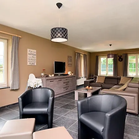 Holiday home Modern In Near Forest Hastiere-par-dela