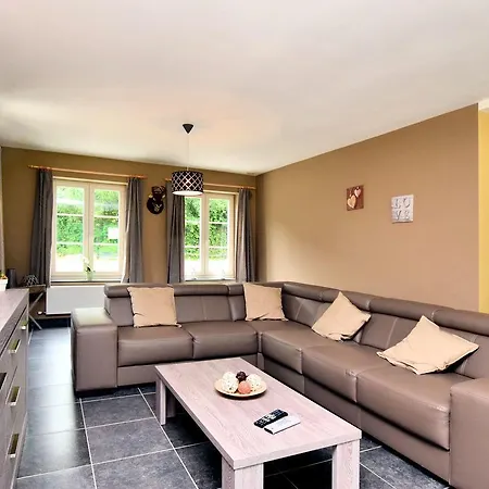 Holiday home Modern In Near Forest Hastiere-par-dela